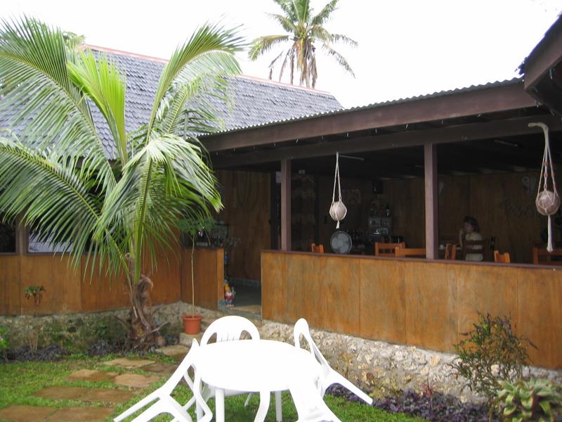 The bar and restaurant area at the Heilala Lodge
Click for photo quality image
Warning photo quality image size is 914K