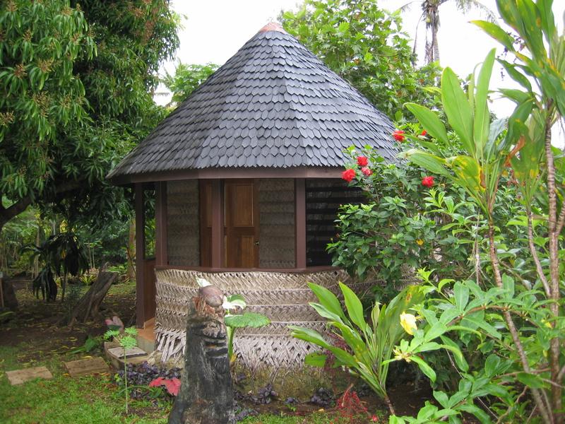Our rather cute "Superior" Fale
Click for photo quality image
Warning photo quality image size is 1.5M