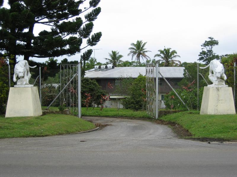 Another one of the royal residences
Click for photo quality image
Warning photo quality image size is 1.1M