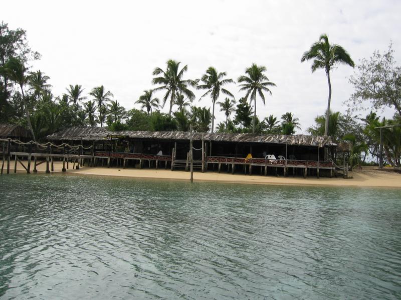 Quaint little lodge/bar/resturant on the island.
Click for photo quality image
Warning photo quality image size is 1.3M