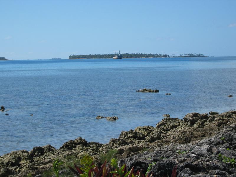 Looking out towards Pangaimoto Island
Click for photo quality image
Warning photo quality image size is 1.1M