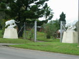 The entrance is a lot more impressive than the house
Image taken at 12:19 on Jul 23 2003
Photo quality image geometry 2272x1704
Photo quality image size 1.1M
